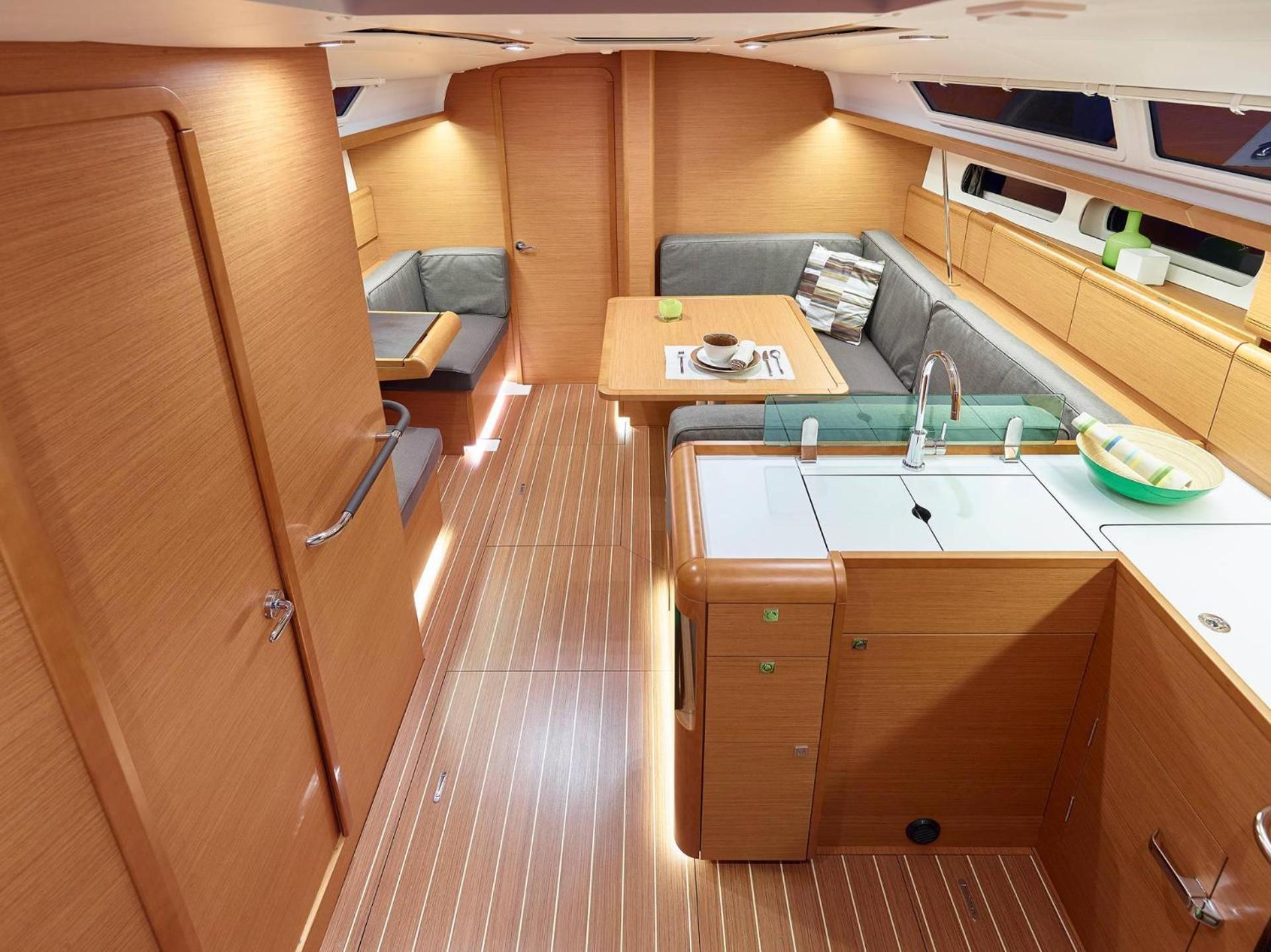 Sleep Aboard A Modern Sailboat In Oeiras Hotel Buitenkant foto